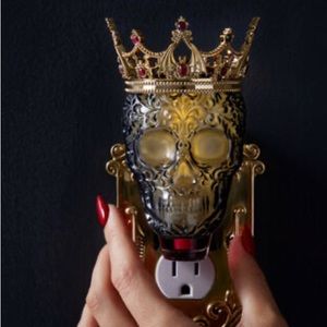 Bath & Body Works Spooky Skull King Nightlight Wallflower Plug